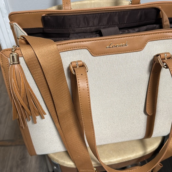 Ladies purse/ carry all - Picture 2 of 5